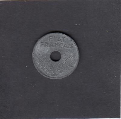 Beschrijving: 20 Centimes  HOLE 3,5 gr